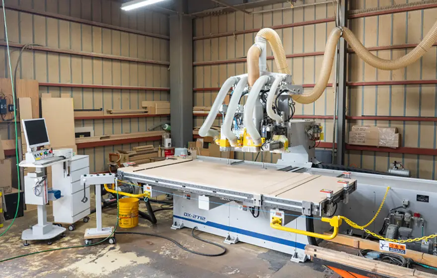 NC複合加工機（YASAKA）